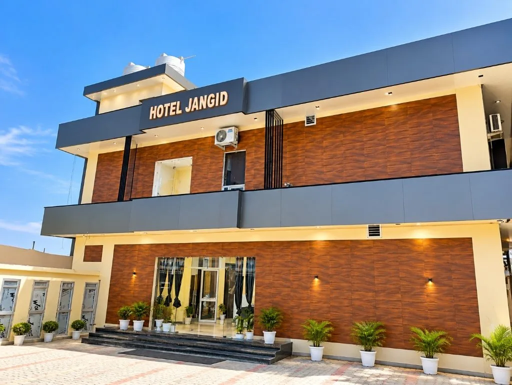 Hotel Jangid roadside building view in Gogamedi